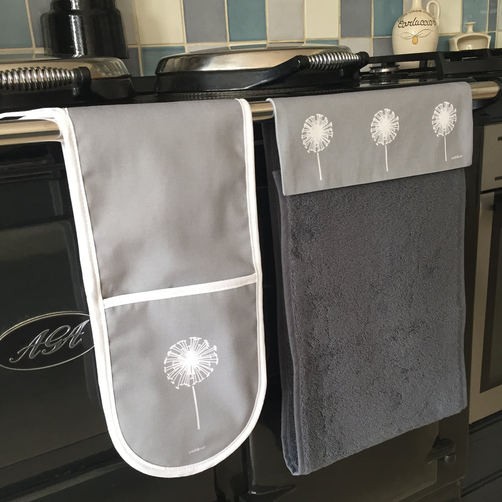 Dandelion Roller Hand Towel In Sage - 700gsm